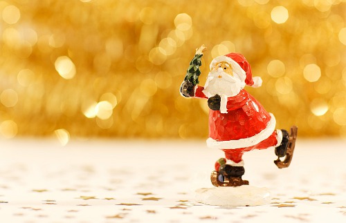 CHRISTMAS IS COMING 💫 M-2 avant Noël : la magie des fêtes s'empare du  compte Instagram @adopt_maurice Qui a déjà commandé son calendrier de l' Avent? ❣️, By Adopt' Île Maurice